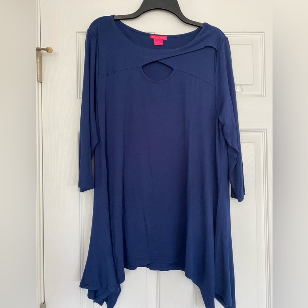 Sunny Leigh swing top..